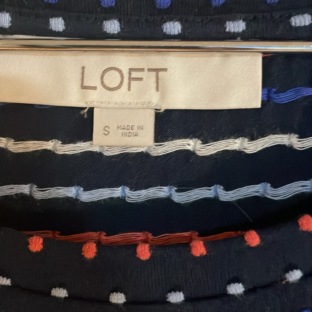Loft dress size small. Very flattering. Tie waist unique and versatile GUC - Picture 4 of 6